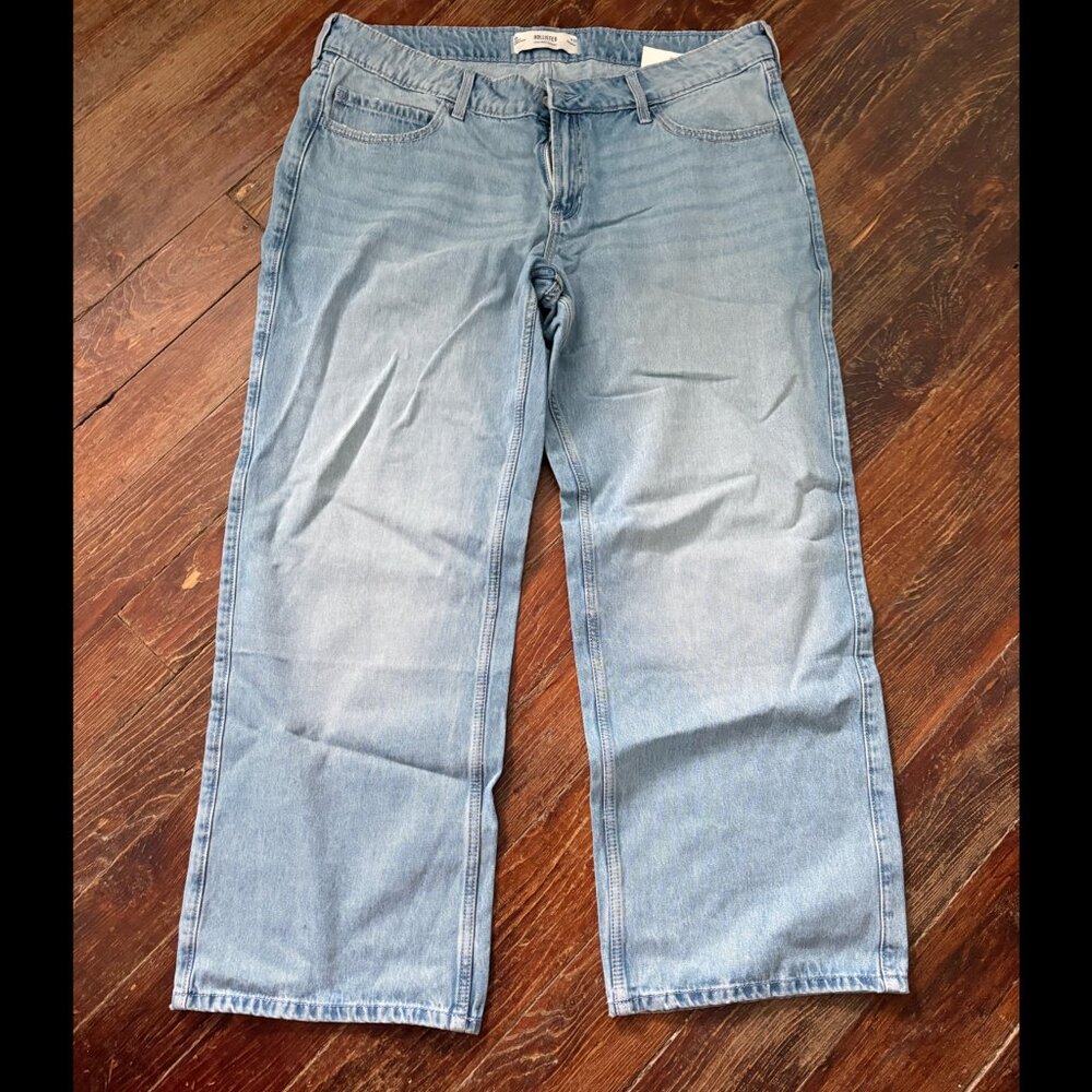 Hollister Light Wash Low-Rise Baggy Jeans 16R